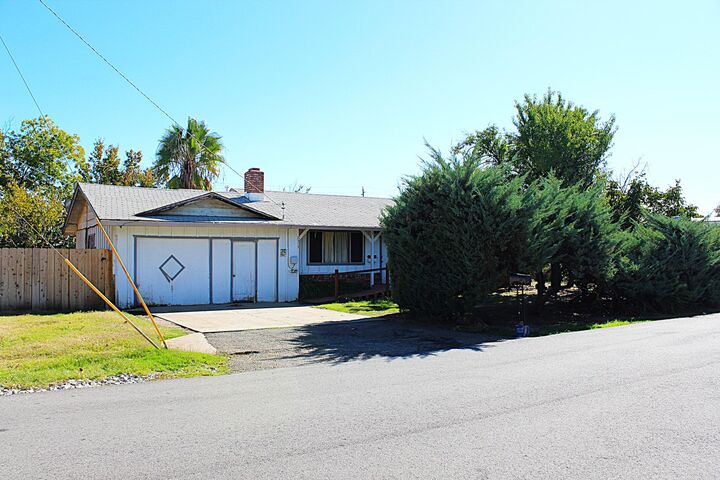 Property Photo:  2919 Blueview Street  CA 96002 