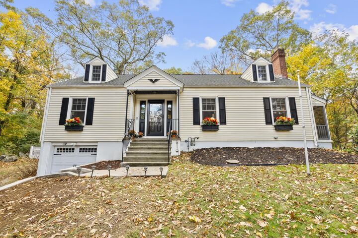 Property Photo:  32 Cedarhurst Lane  CT 06461
