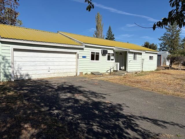 Property Photo: 210 NE Foster St WA 99117