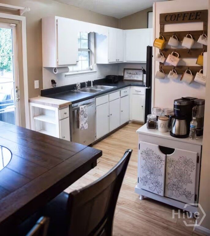 Property Photo:  8 S Lake Drive  GA 31410 