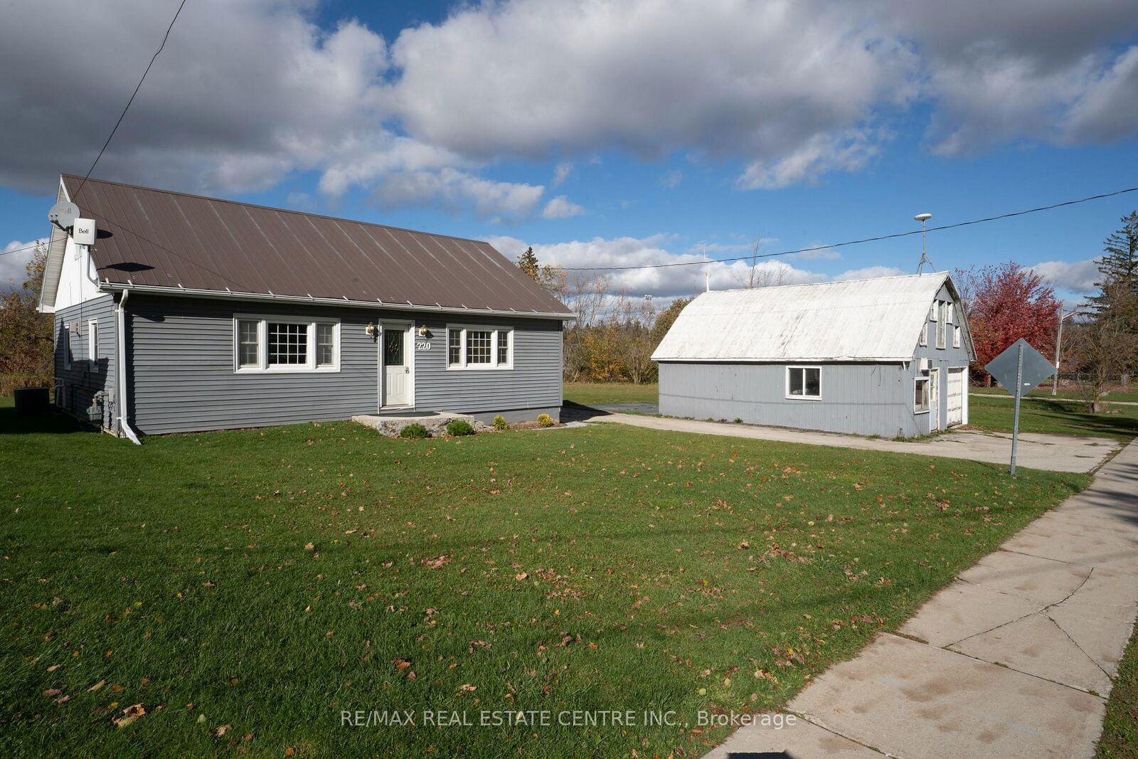 Property Photo:  220 Owen Sound Street  ON N0C 1C0