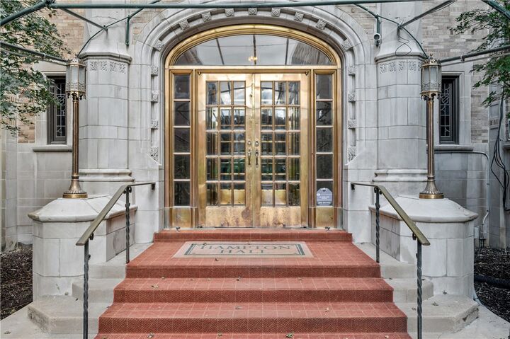 Property Photo: 166 N Dithridge St Ph5a PA 15213