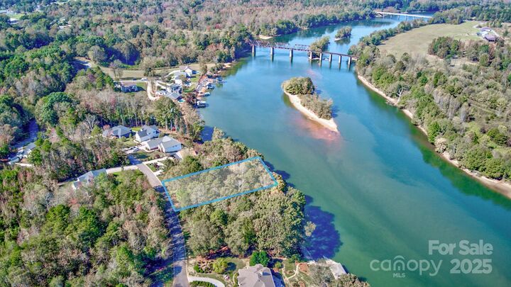 Property Photo: 5898 Wood Duck Way NC 28609