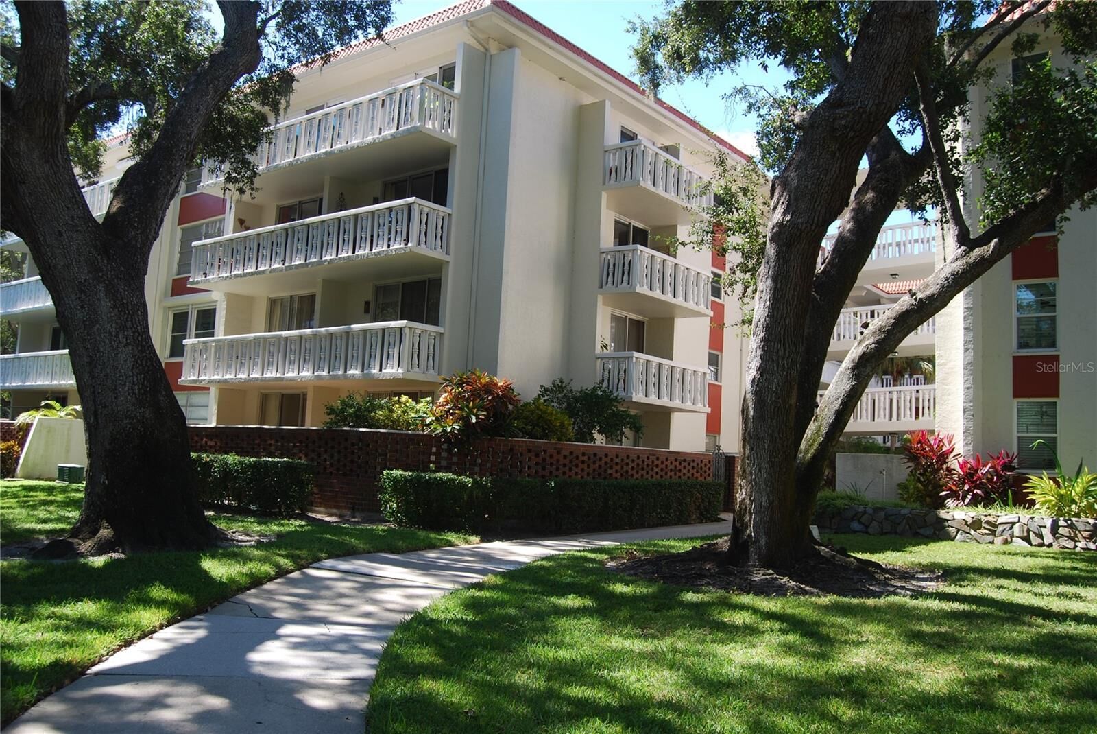 Property Photo:  2650 Pearce Drive 106  FL 33764