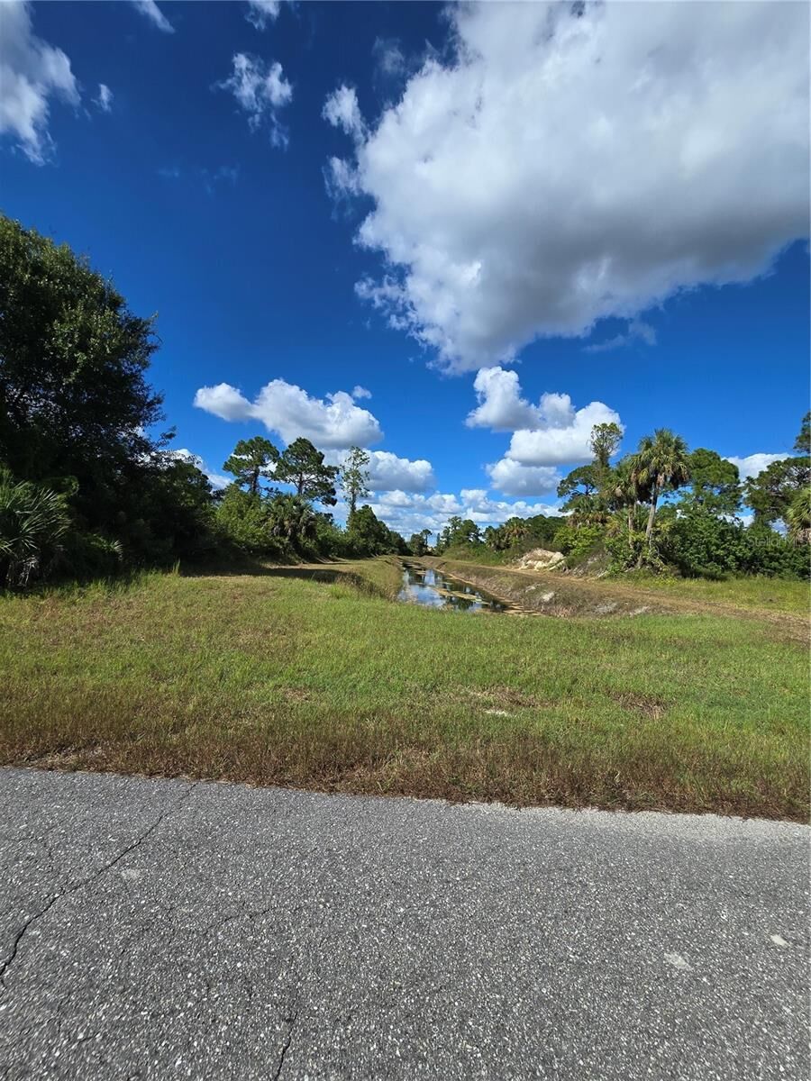 Property Photo:  419 Wilder Avenue S  FL 33974