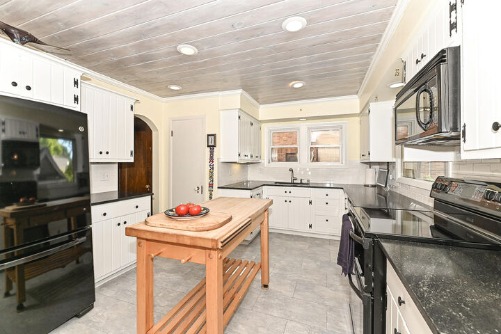 1543 N 60th St  Wauwatosa WI 53208 photo