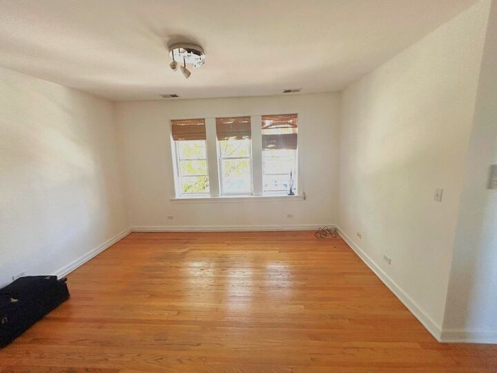 Property Photo: 3043 N Laramie Avenue 2 IL 60641