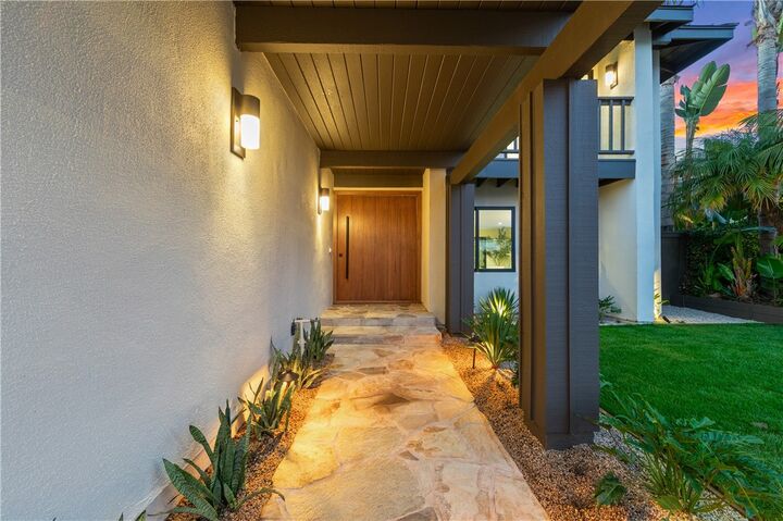 Property Photo: 19321 Manor Point Circle CA 92648