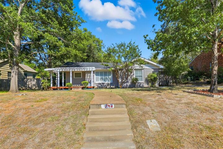 Property Photo: 2217 Yucca Avenue TX 76111