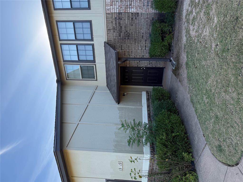 Property Photo:  13813 Crossing Way W  OK 73013