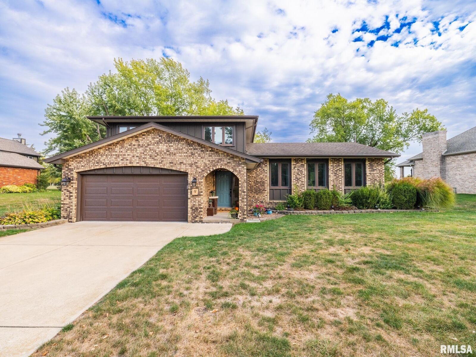 Property Photo:  9 Cypress Point  IL 61554 