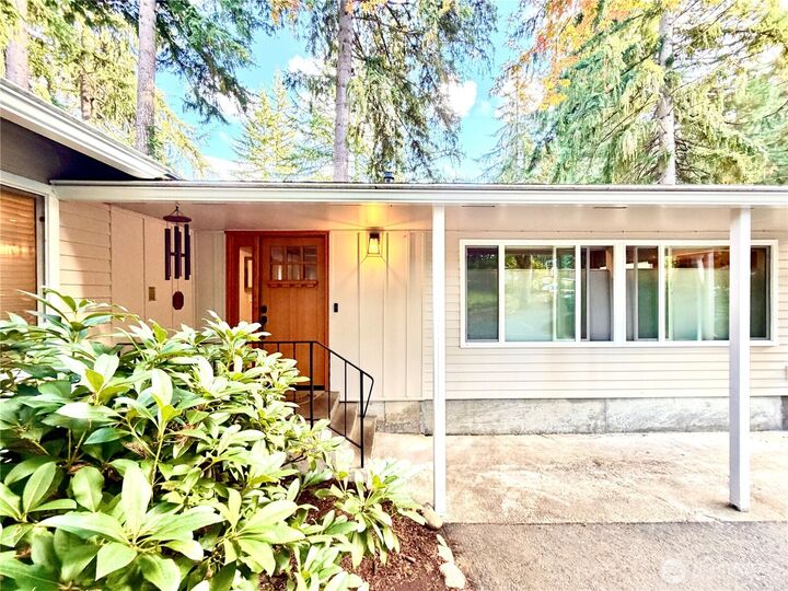 Property Photo: 15934 SE 41st Place WA 98006