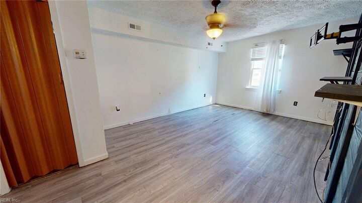 Property Photo:  733 Spruce Ave  VA 23661 