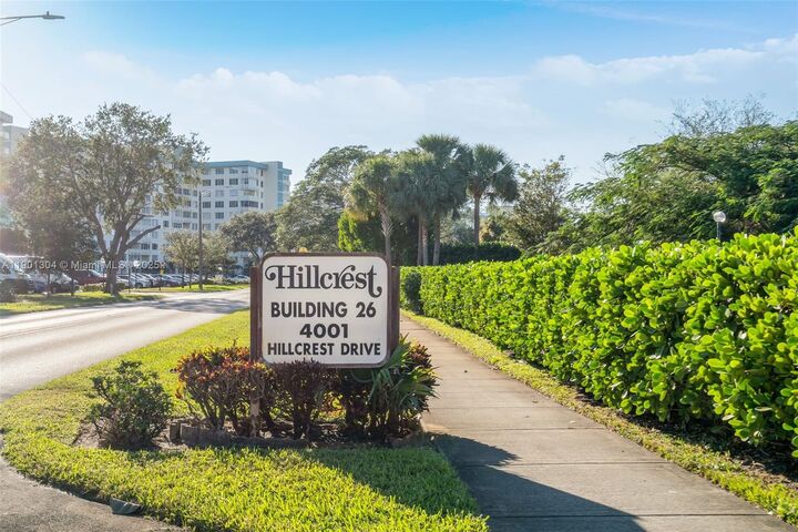 4001 Hillcrest Dr 812  Hollywood FL 33021 photo