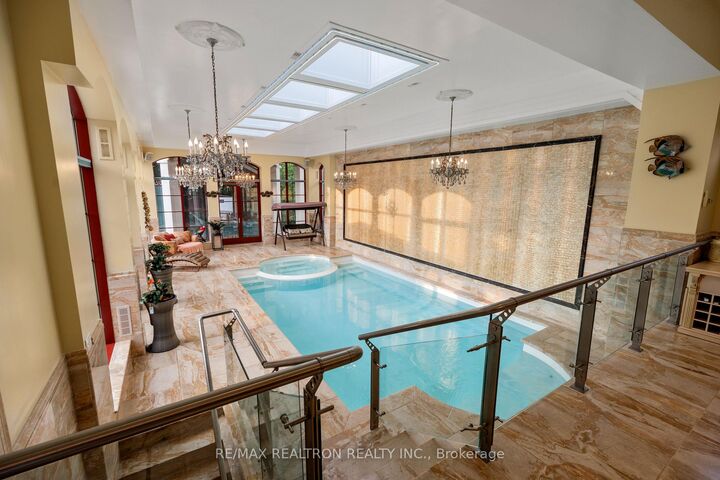 Property Photo:  20 Bryson Drive  ON L4C 6E3 