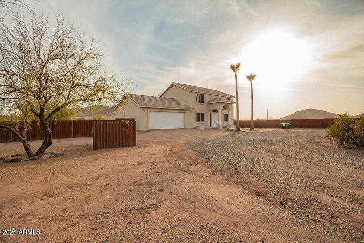 Property Photo: 1819 W Joy Ranch Road AZ 85086