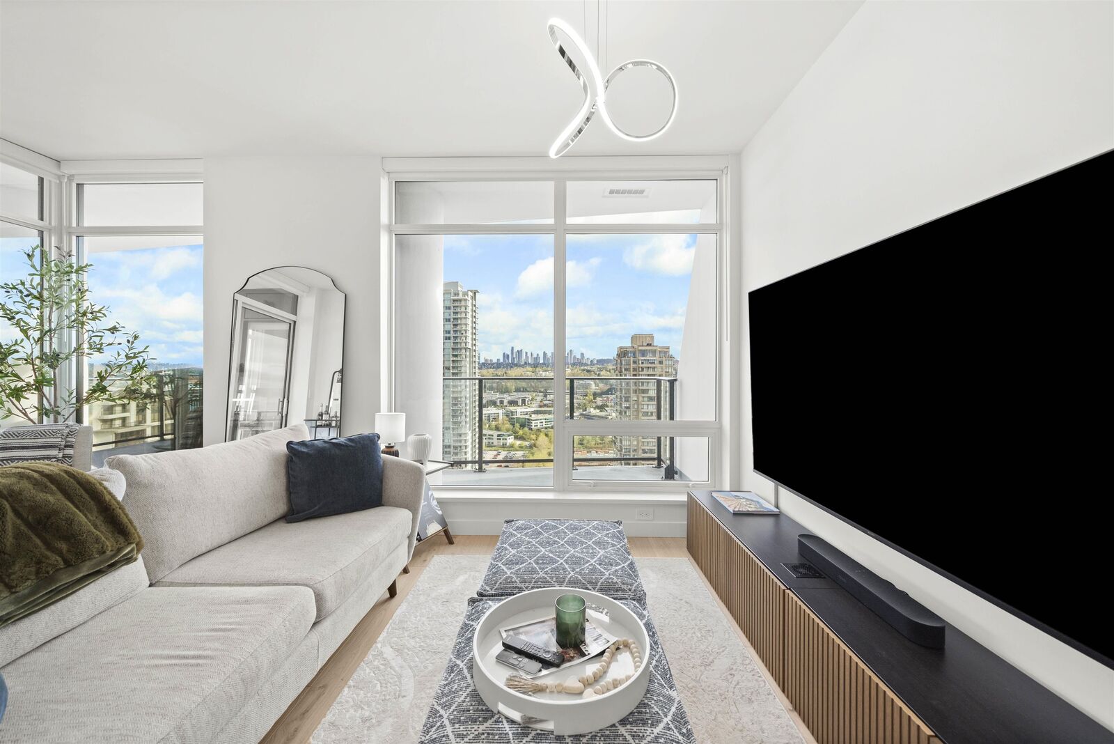 Property Photo:  2181 Madison Avenue 2609  BC V5C 0N4