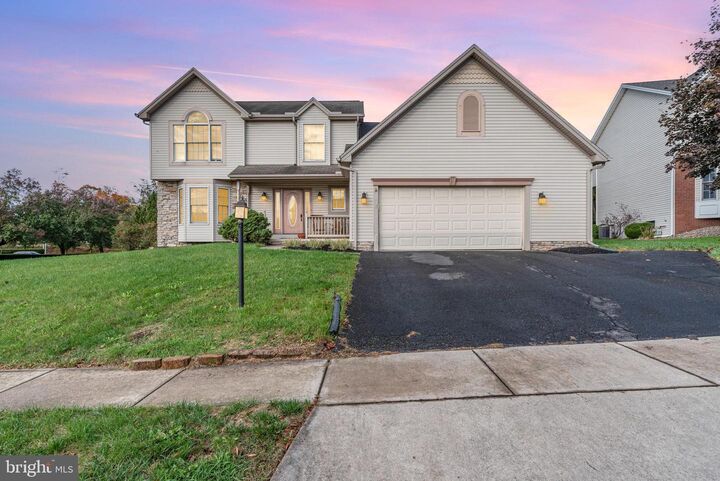 1501 Dalkeith Drive  Mechanicsburg PA 17050 photo