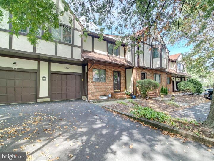 Property Photo:  8 Beckett Court  NJ 08628