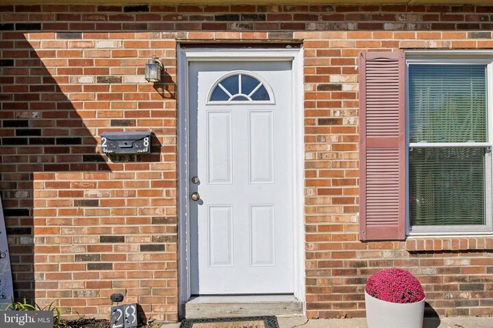 Property Photo:  28 Melwood Court  NJ 08081 