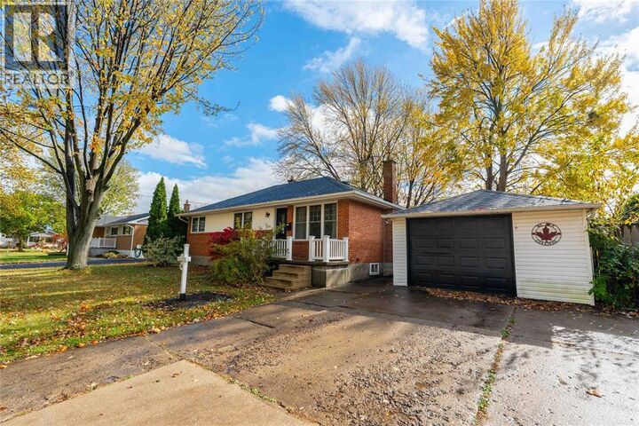 Photo de la propriété:  1061 Kensington Boulevard  ON N7S 1N5