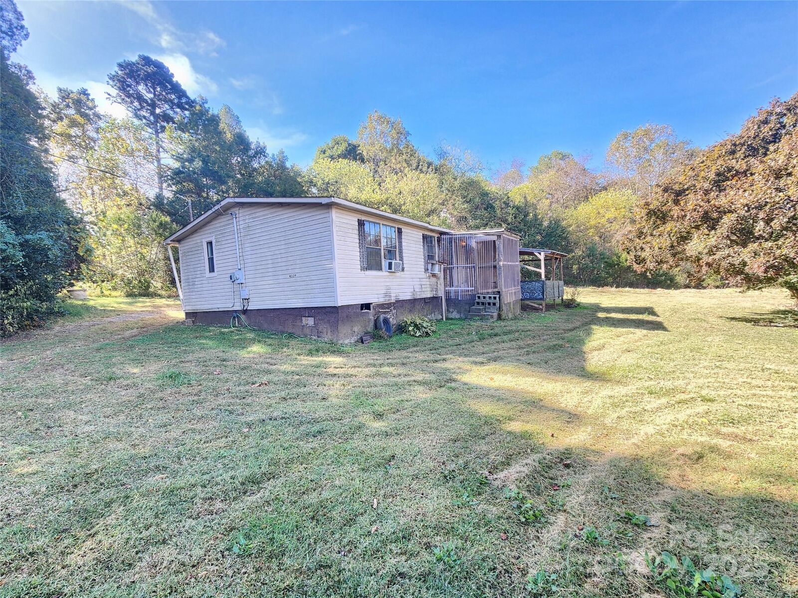 Property Photo: 4339 Angel Hill Drive NC 28658