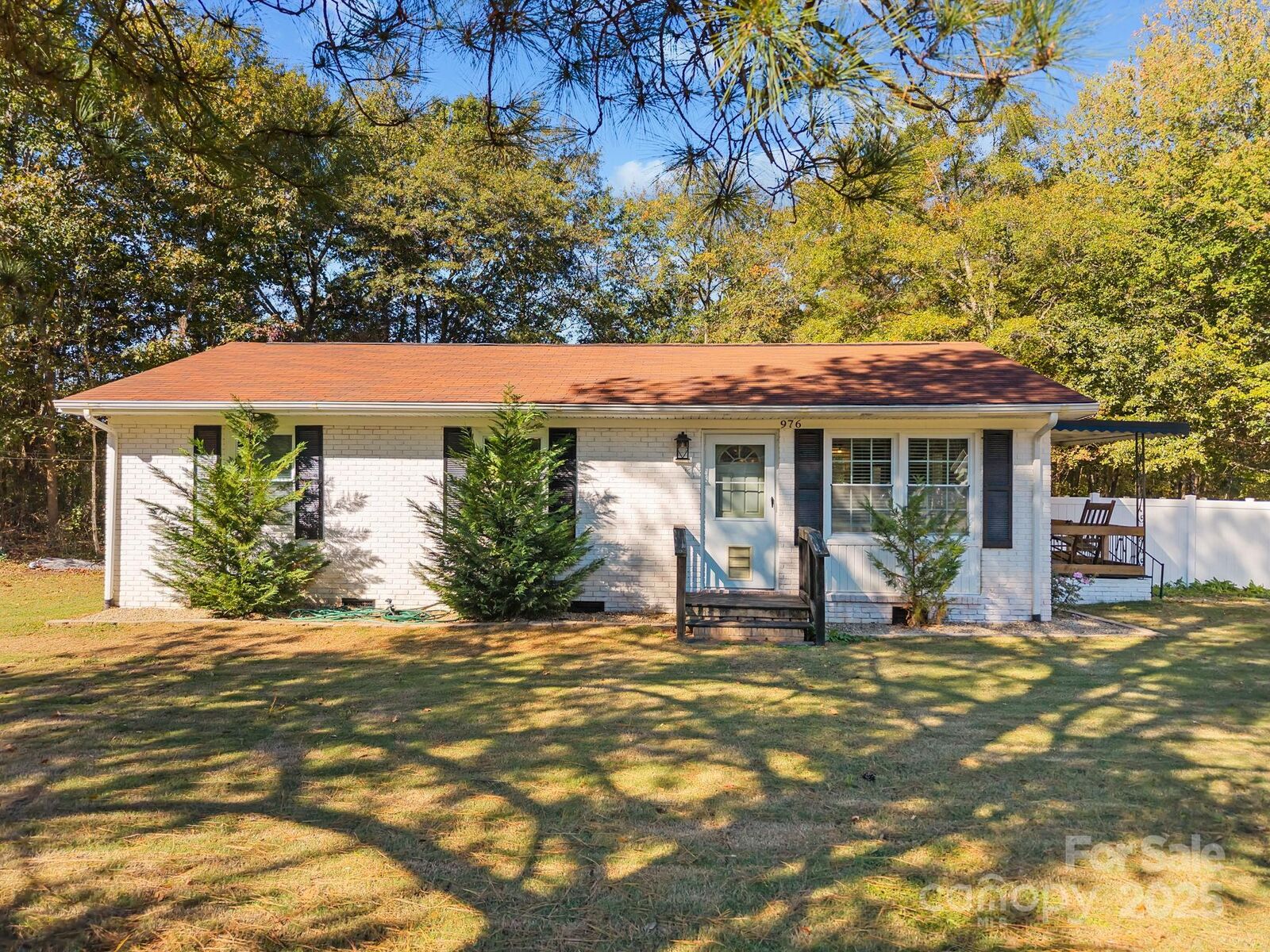 Property Photo: 976 Ten Oaks Drive SC 29720