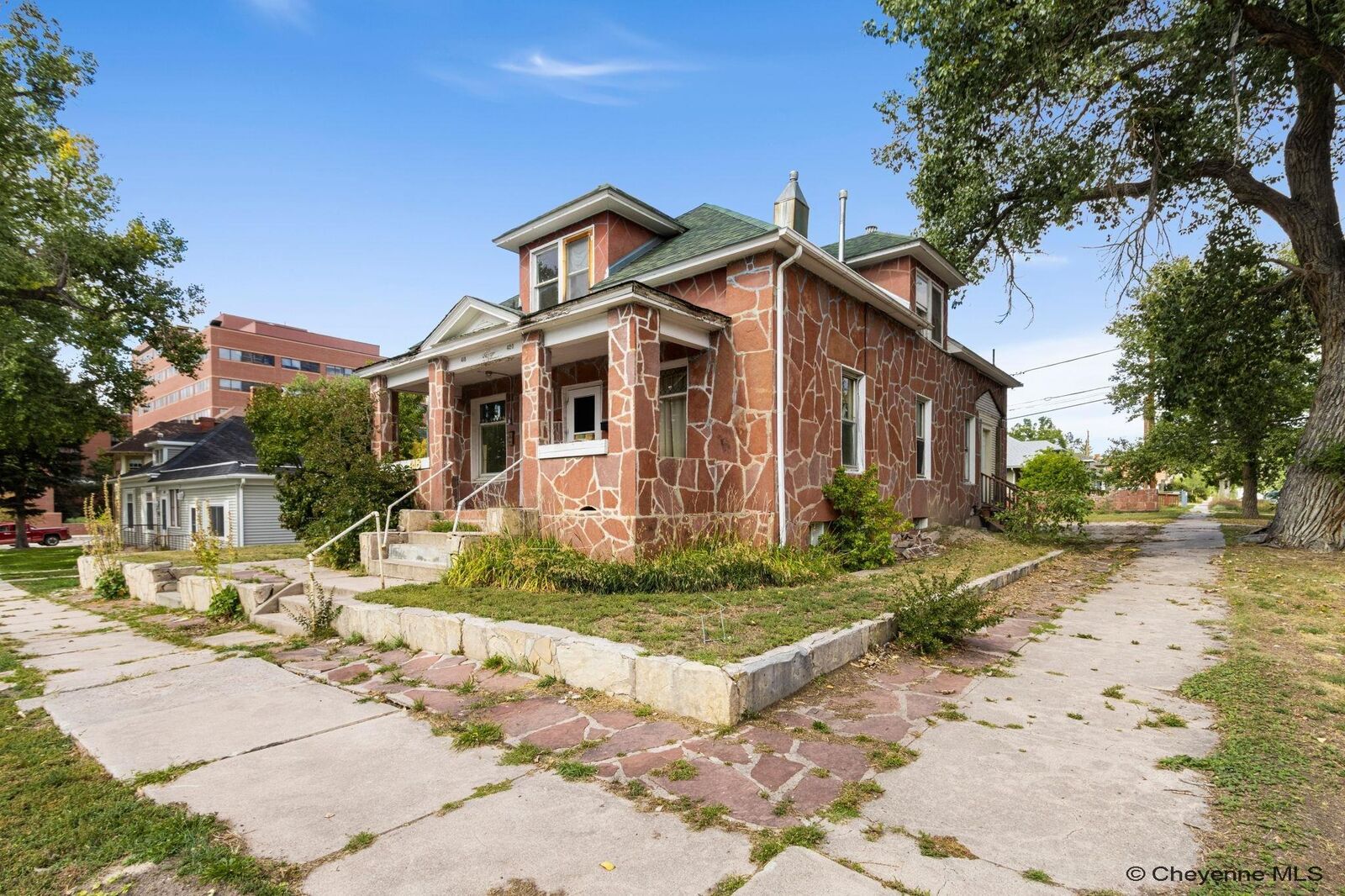 Property Photo: 420 E 23rd St WY 82001