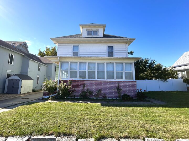 9 S 4th Street  Marshalltown IA 50158 photo