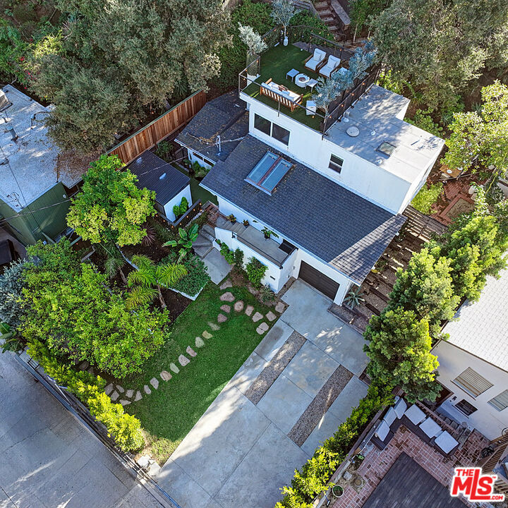 Property Photo:  8326 Ridpath Dr  CA 90046
