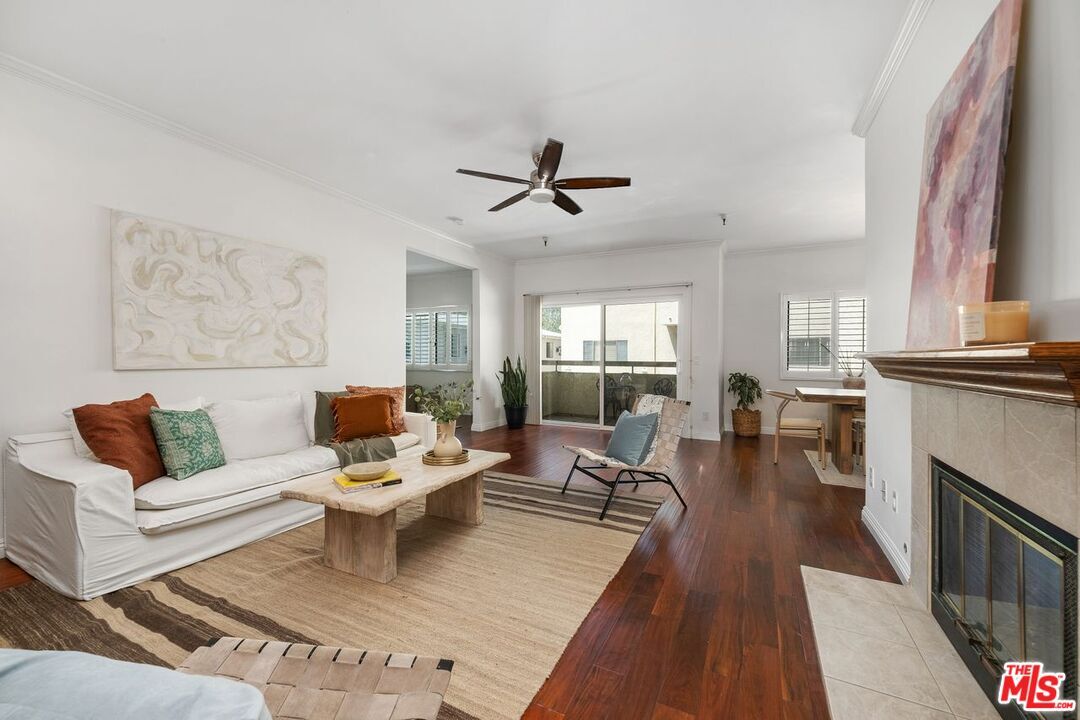 Property Photo: 14630 Dickens St CA 91403