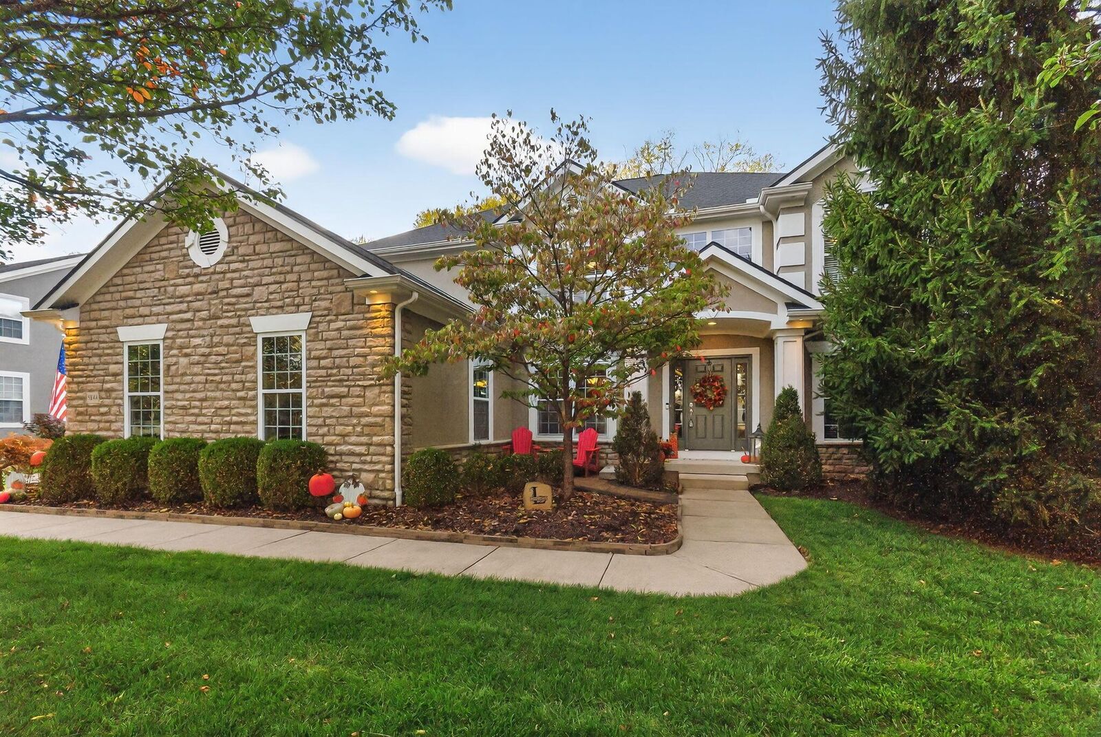 Property Photo:  5844 Dunheath Loop  OH 43016