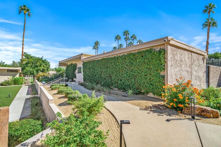 Property Photo:  72233 El Paseo, #1717  CA 92260