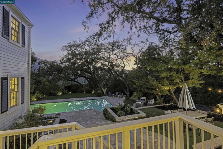 Property Photo:  14 Vista Del Mar  CA 94563