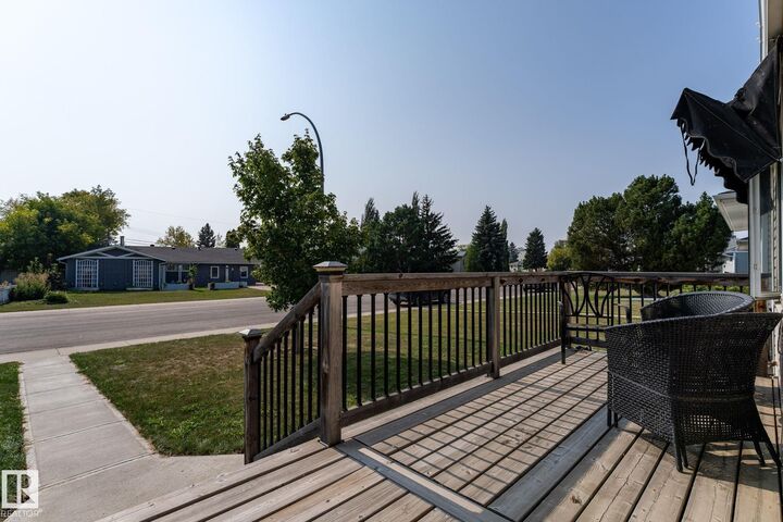 Photo de la propriété:  16112 110A Avenue NW  AB T5P 1J1