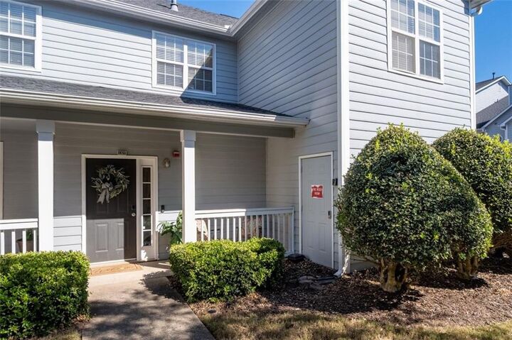 Property Photo:  1303 Vinings Forest Lane SE  GA 30080