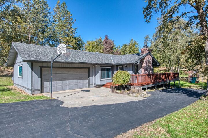 Property Photo: 33988 Shaver Springs Road CA 93602