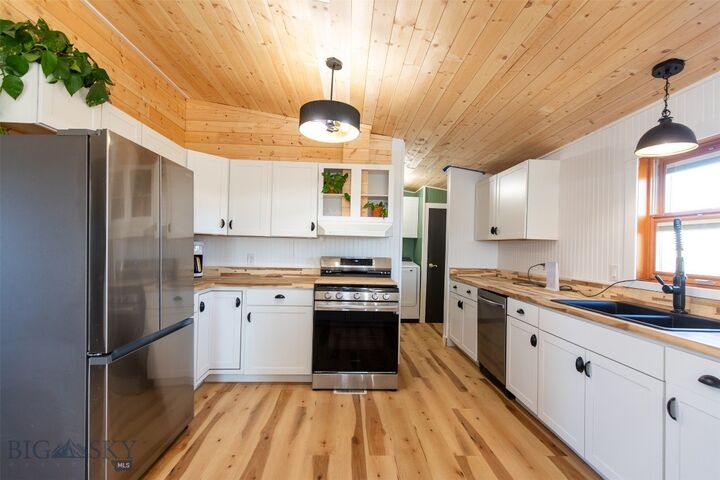 690 Missouri Overlook Ln  Three Forks MT 59752 photo