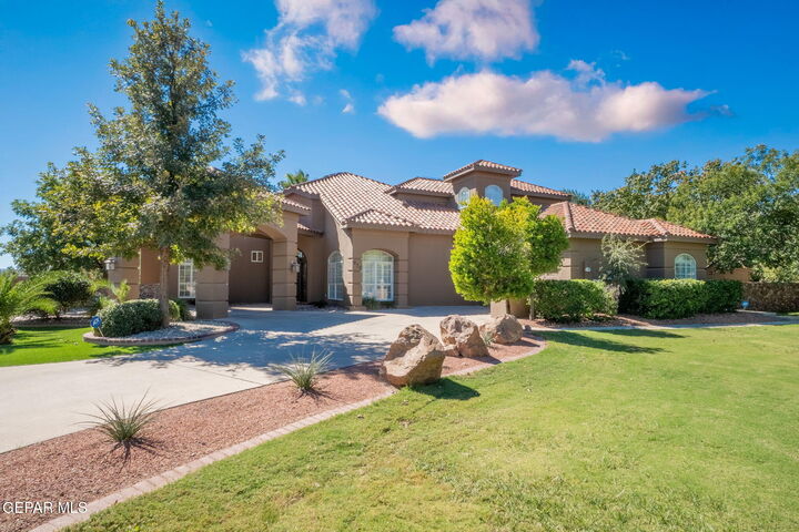 Property Photo:  970 Vereda Del Valle Avenue  TX 79932