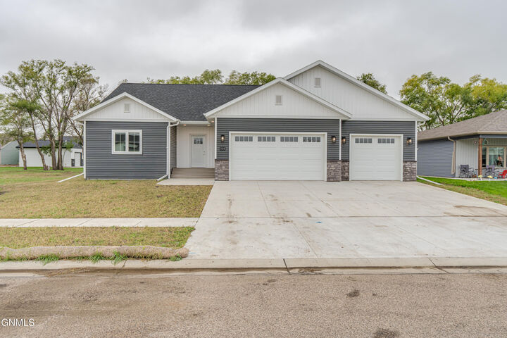 510 Koenig Drive  Bismarck ND 58504 photo