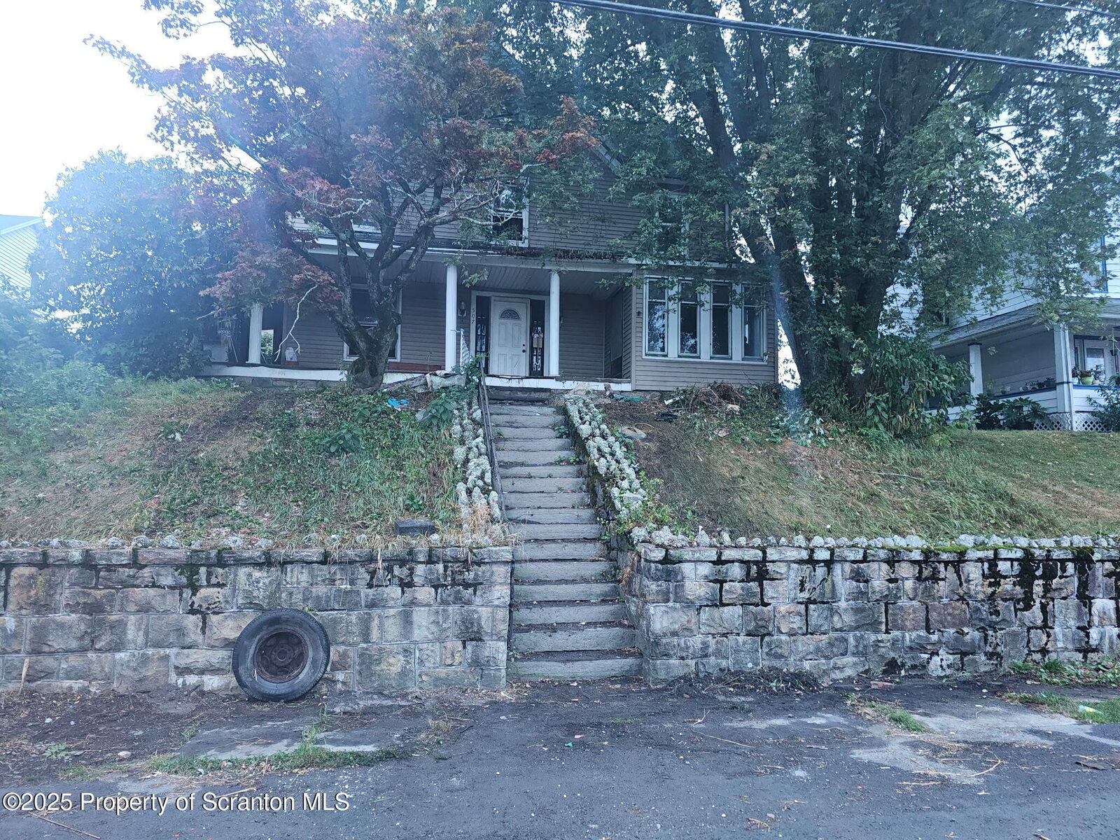 Property Photo:  507 Delaware Street  PA 18421 