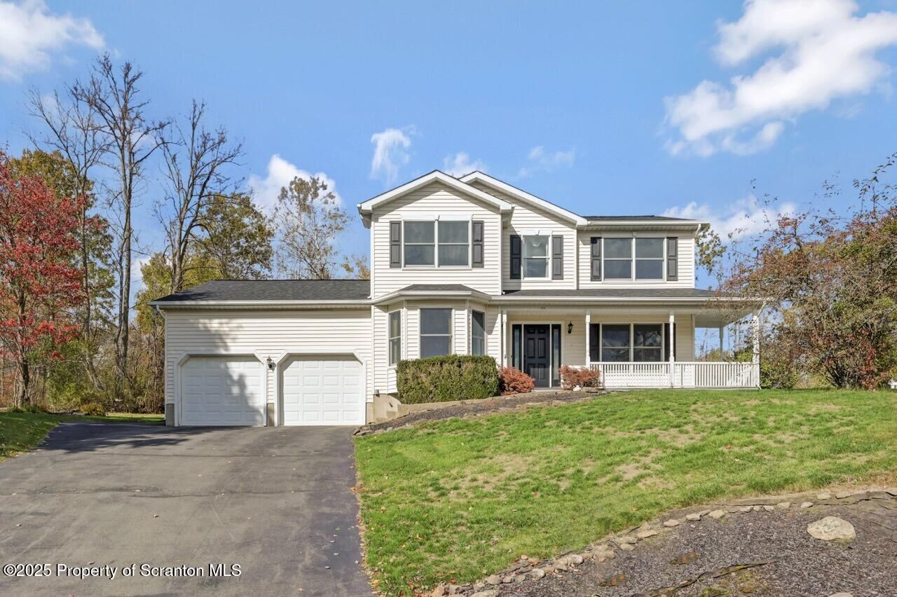 Property Photo:  104 Beech Tree Circle  PA 18411