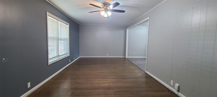 Property Photo:  1418 N Roberson Street  TX 77301