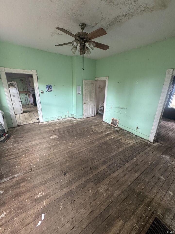 Property Photo:  815 Eckart Street  IN 46806