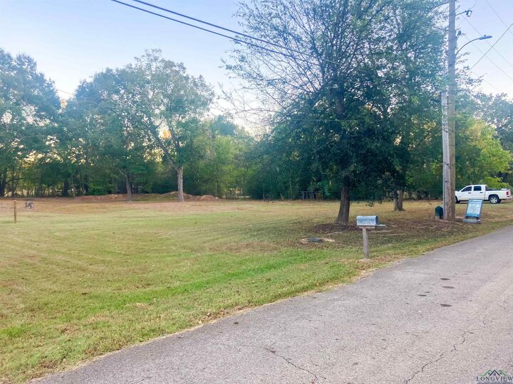 Property Photo:  638 N Pearl St  TX 75755