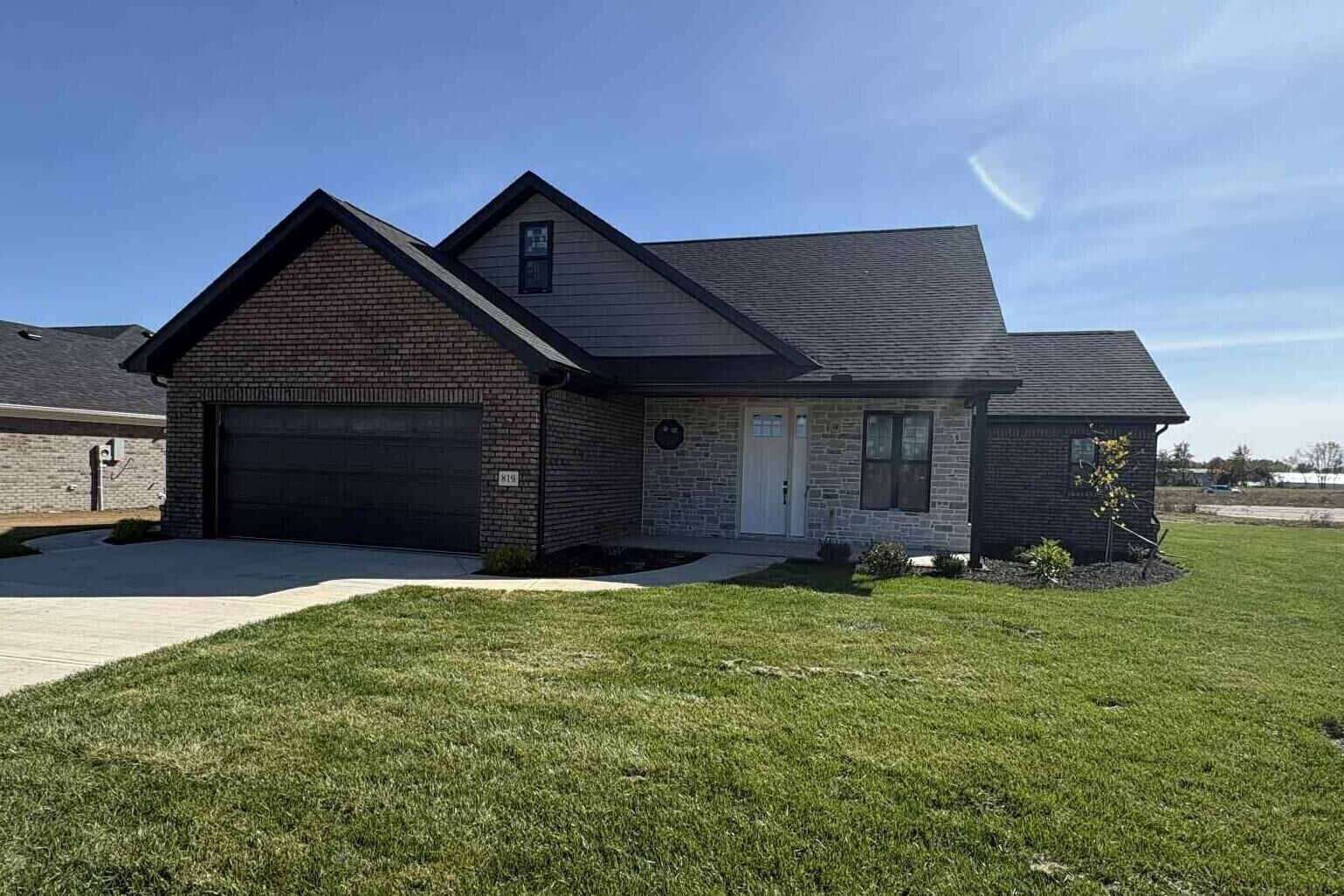 Property Photo:  819 Mohawk Drive  KY 40475