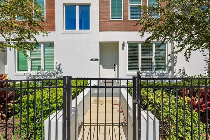 Property Photo:  120 E Gladys Street 4  FL 33602