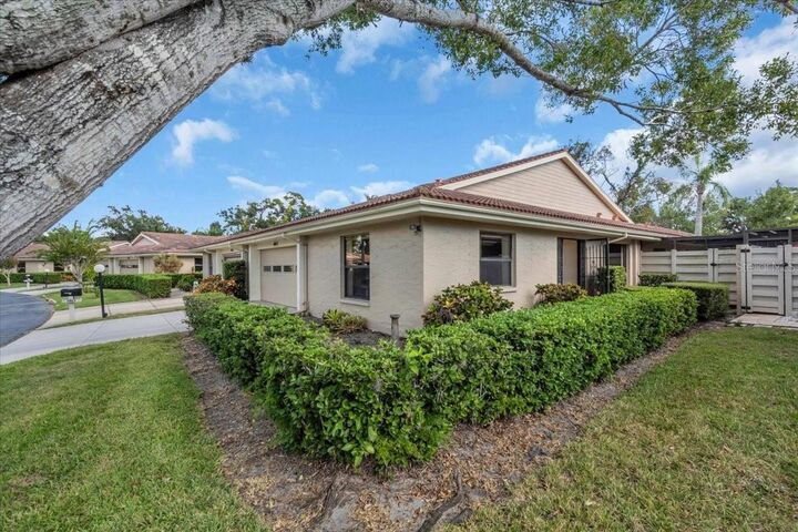 Property Photo:  4565 Lakecrest Place 18  FL 34233