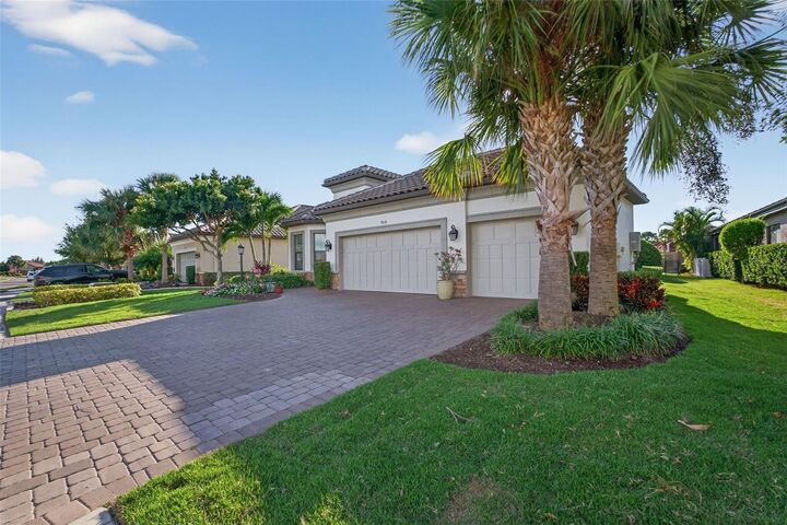 Property Photo: 5026 Tivoli Run FL 34211