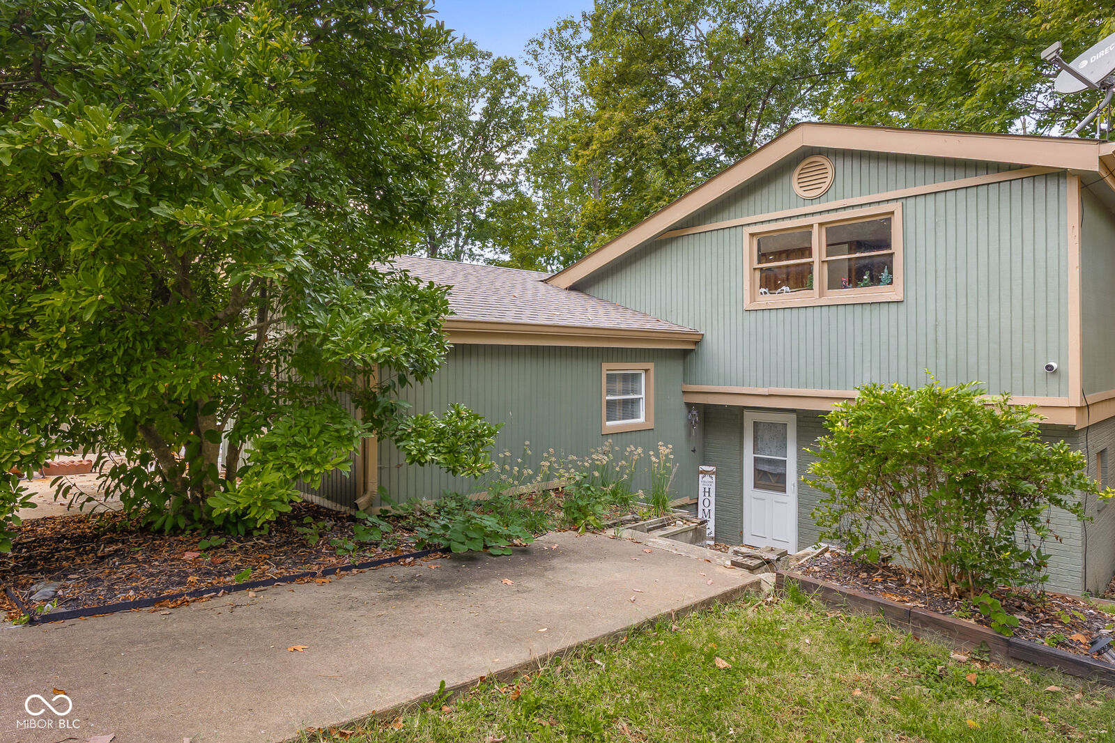 Property Photo:  202 W Lakeview Drive  IN 46164 